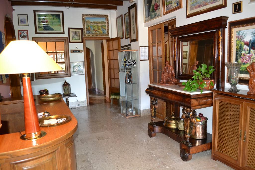 Hostal De La Gloria Viladrau Ngoại thất bức ảnh