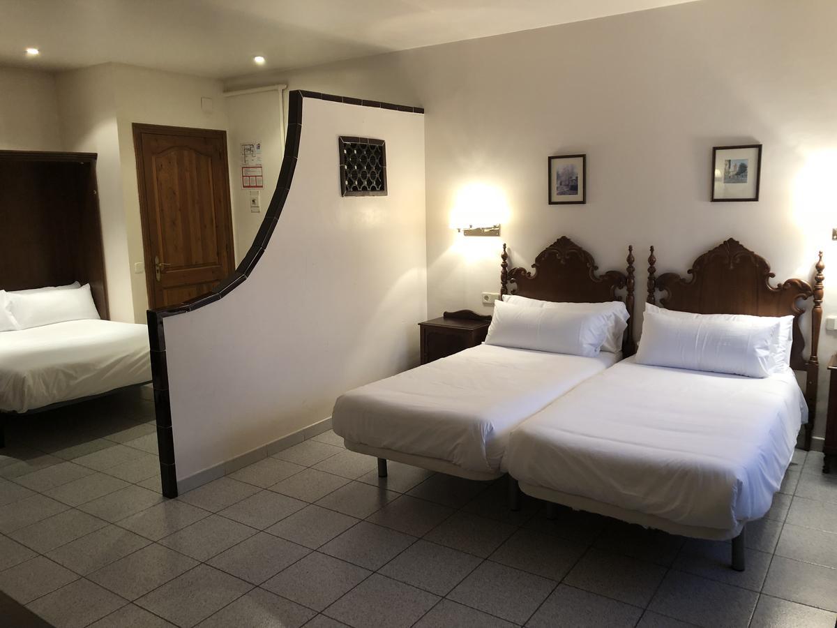 Hostal De La Gloria Viladrau Ngoại thất bức ảnh