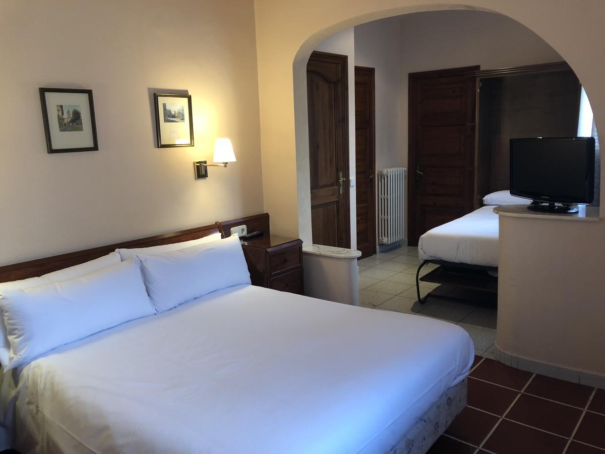 Hostal De La Gloria Viladrau Ngoại thất bức ảnh